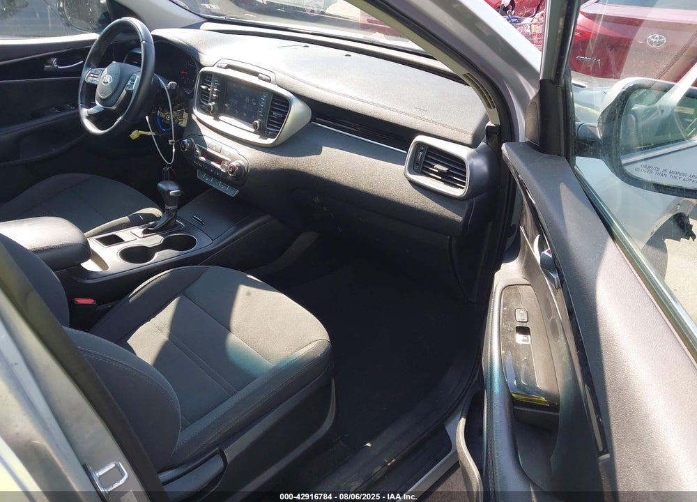 2019 KIA SORENTO 2.4L LX VIN: 5XYPG4A39KG452245