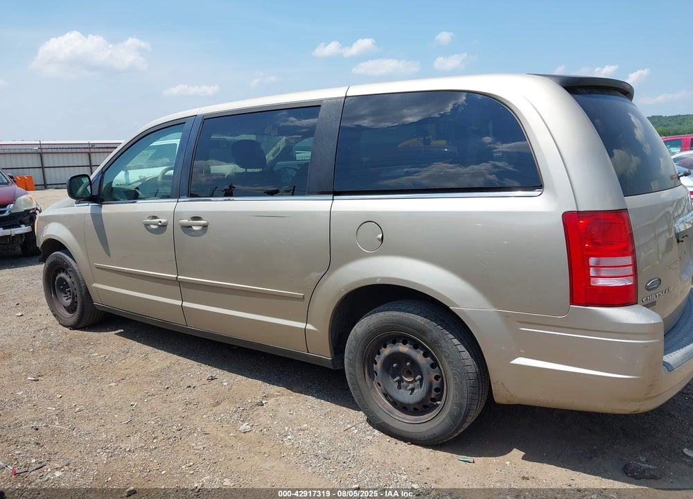 2009 CHRYSLER TOWN & COUNTRY LX VIN: 2A8HR44EX9R520692