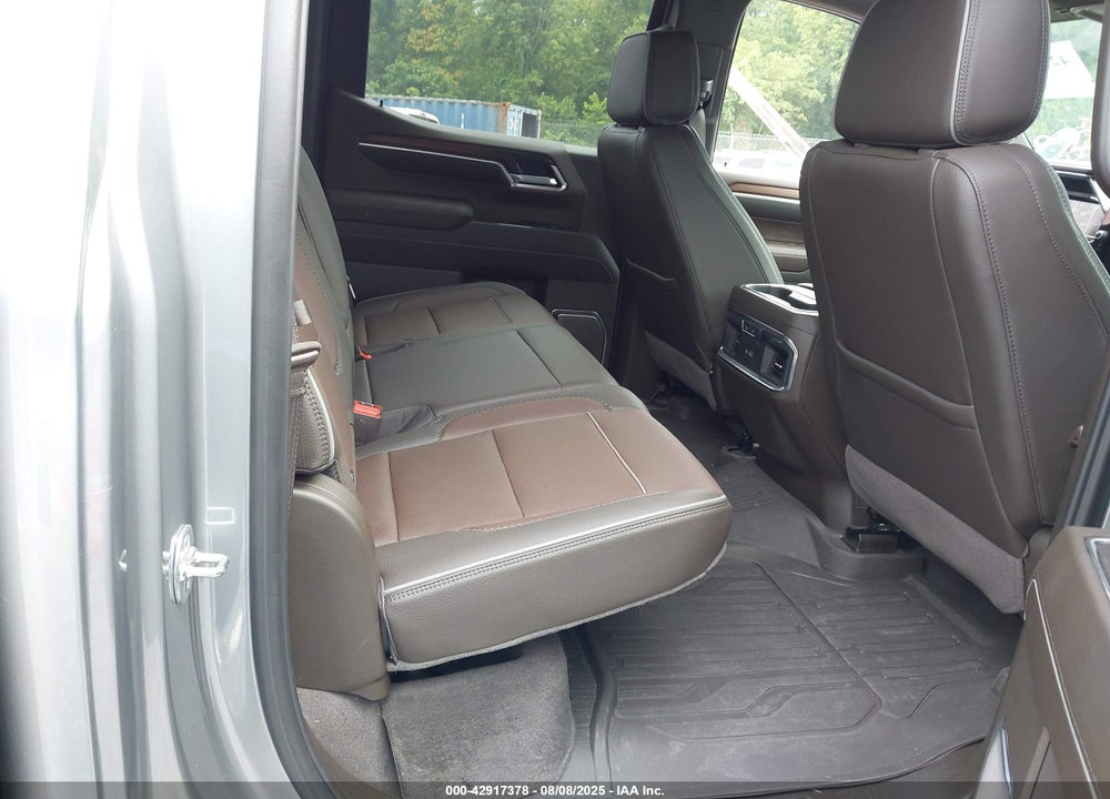2025 GMC SIERRA 1500 4WD SHORT BOX DENALI VIN: 1GTUUGE82SZ100130