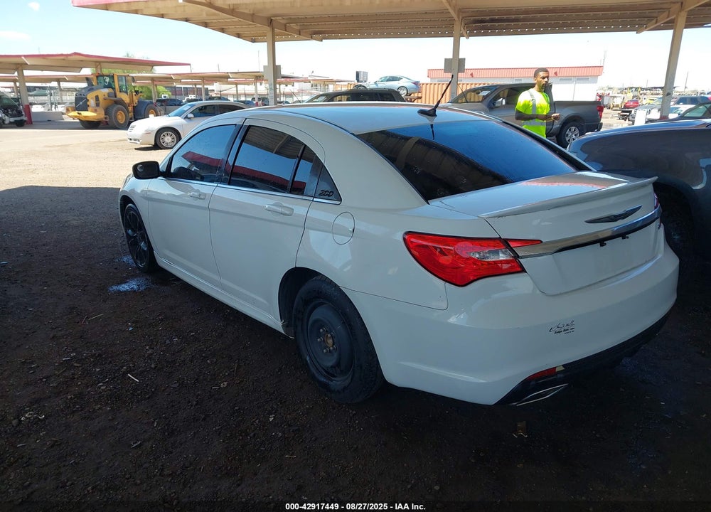 2014 CHRYSLER 200 VIN: 1C3CCBCG7EN192931