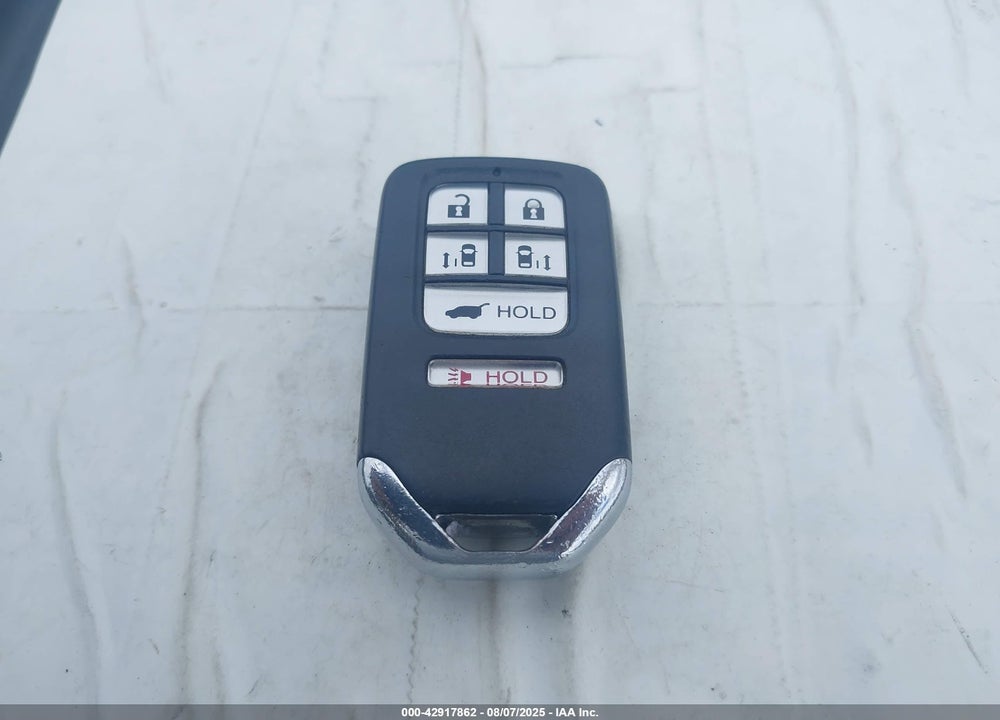 2016 HONDA ODYSSEY EX-L VIN: 5FNRL5H65GB001404