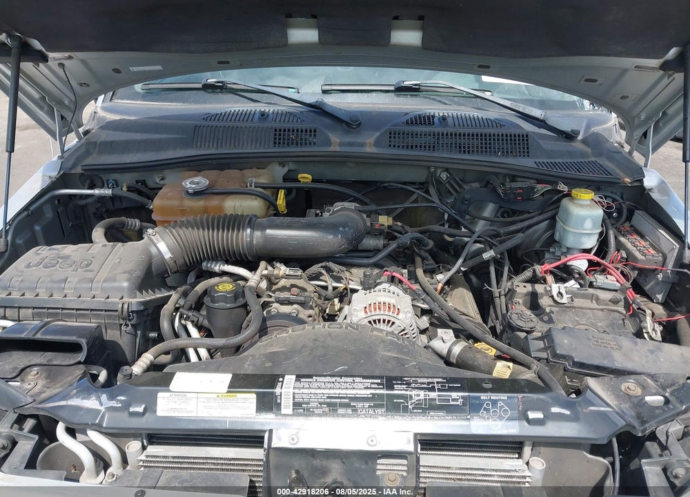 2004 JEEP LIBERTY SPORT VIN: 1J4GL48K44W108217