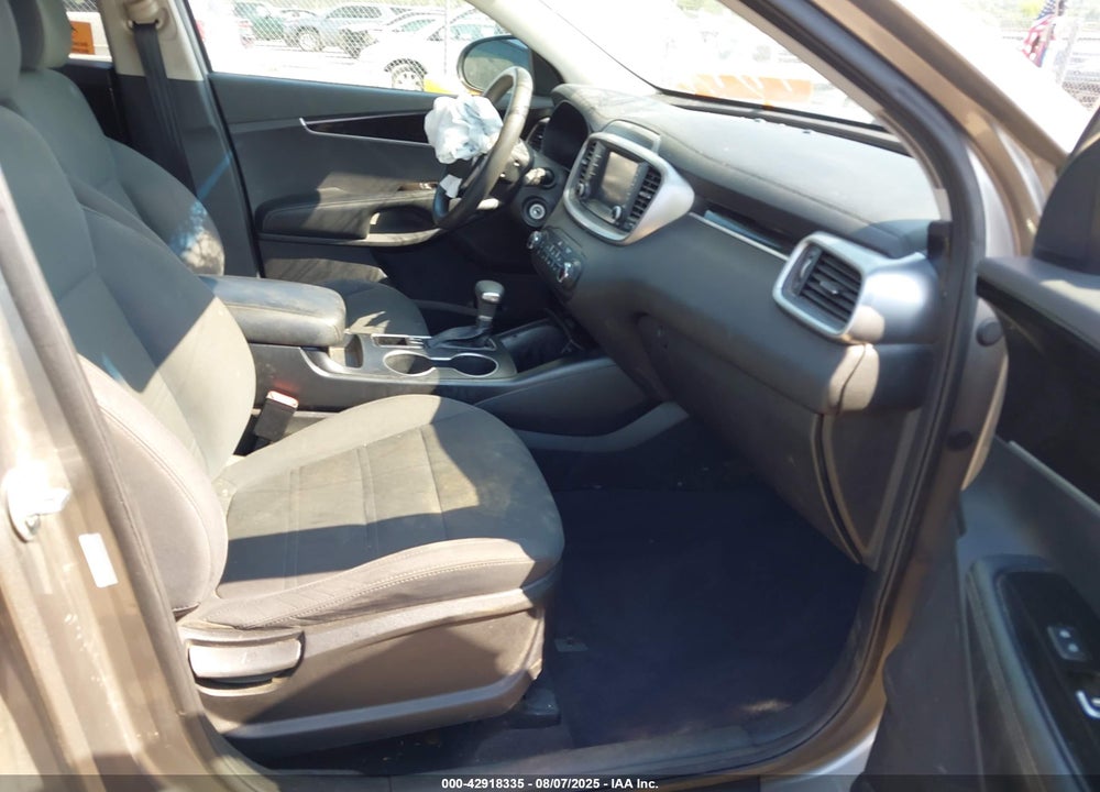 2019 KIA SORENTO VIN: 5XYPG4A38KG512662
