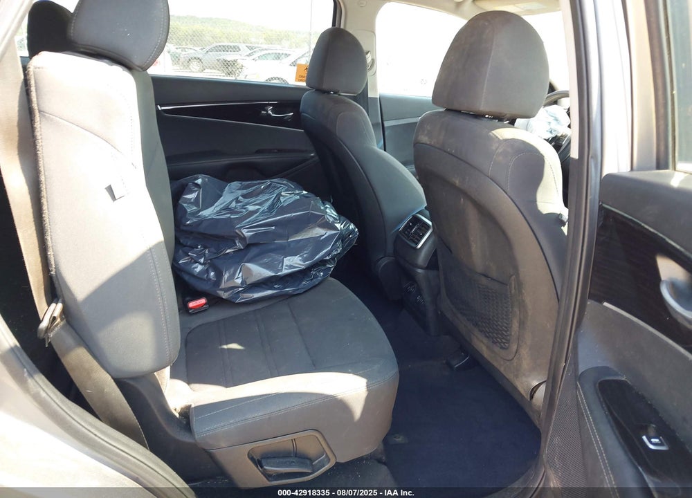2019 KIA SORENTO VIN: 5XYPG4A38KG512662