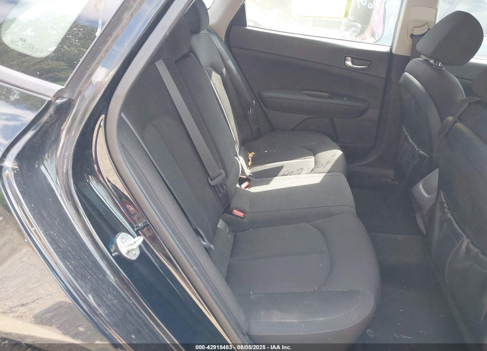 2017 KIA OPTIMA VIN: 5XXGT4L3XHG166233
