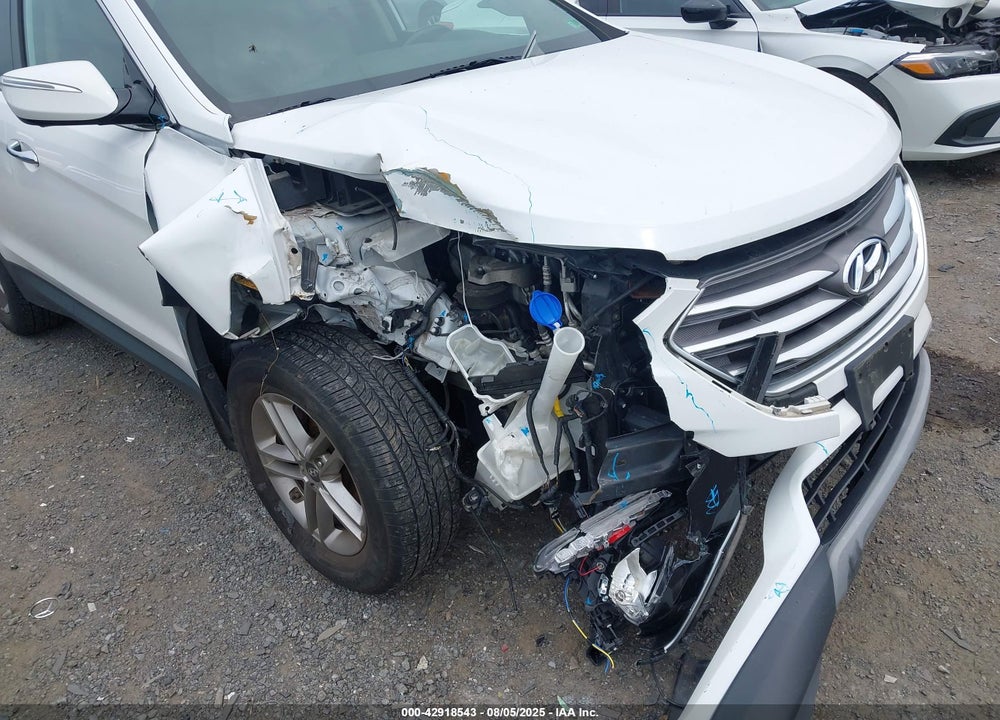 2018 HYUNDAI SANTA FE VIN: 5XYZU3LB4JG566054