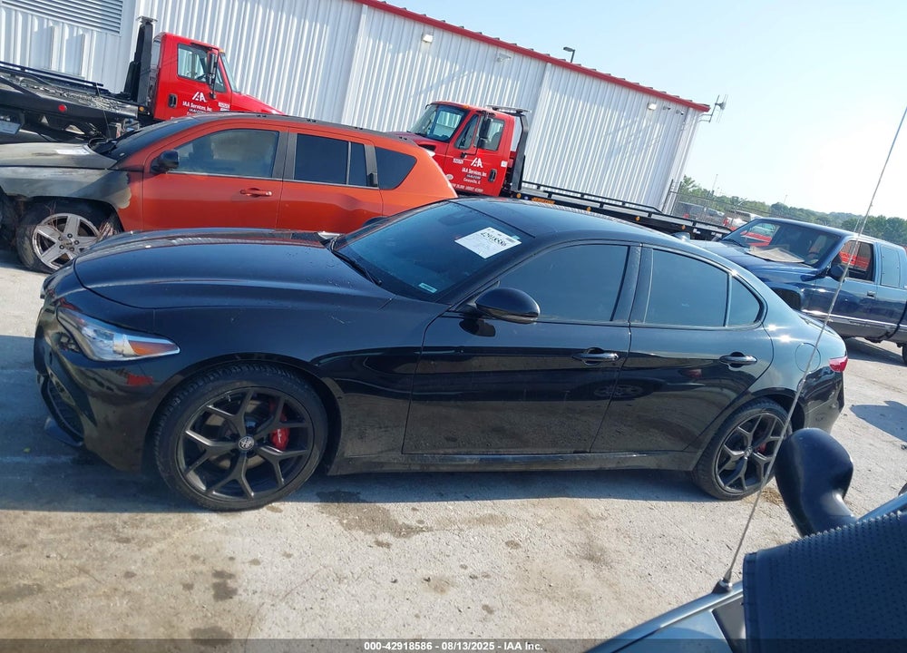 2021 ALFA ROMEO GIULIA VIN: ZARFANBN6M7641007