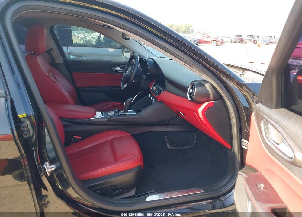 2021 ALFA ROMEO GIULIA VIN: ZARFANBN6M7641007