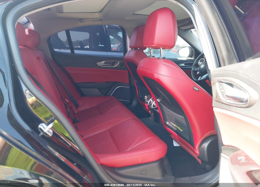 2021 ALFA ROMEO GIULIA VIN: ZARFANBN6M7641007