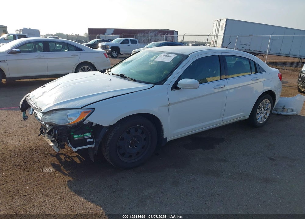 2014 CHRYSLER 200 VIN: 1C3CCBAB2EN204555