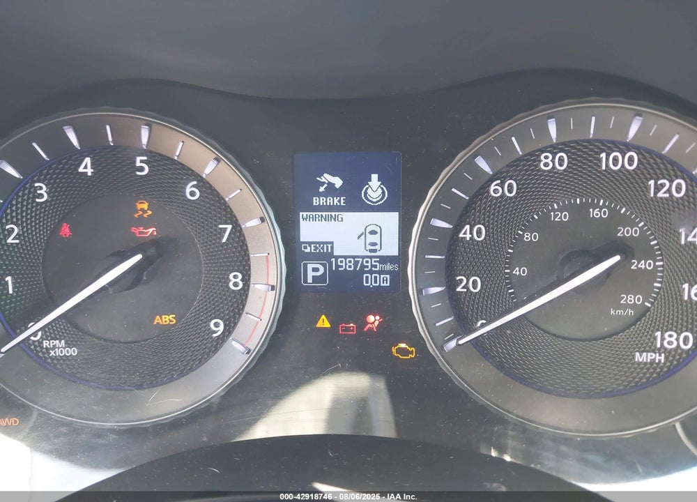 2018 INFINITI Q70 VIN: JN1BY1AR7JM220575