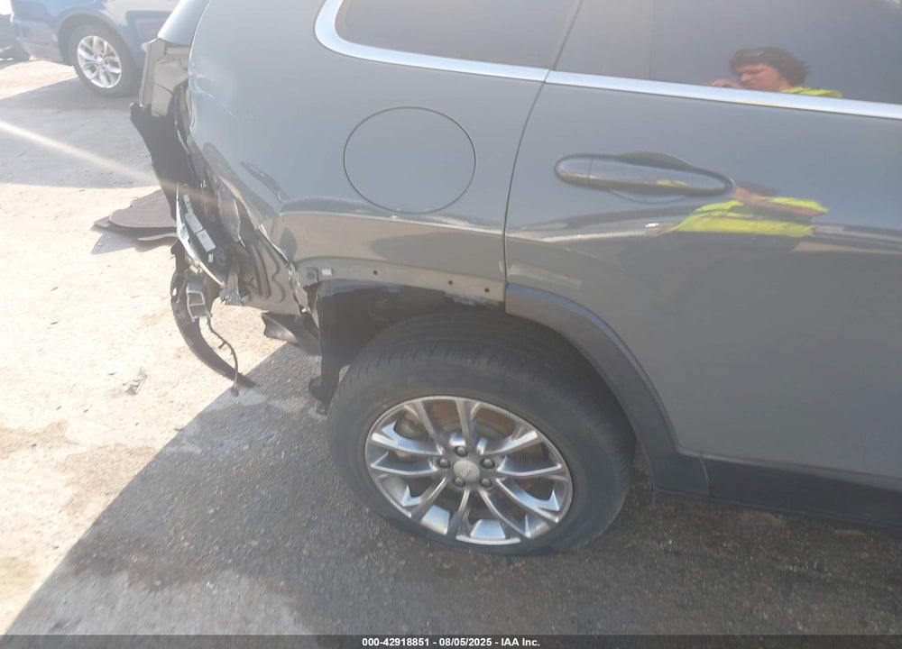 2019 JEEP CHEROKEE VIN: 1C4PJLLX8KD353748