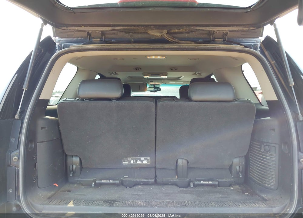 2011 CHEVROLET TAHOE VIN: 1GNSKBE02BR321356