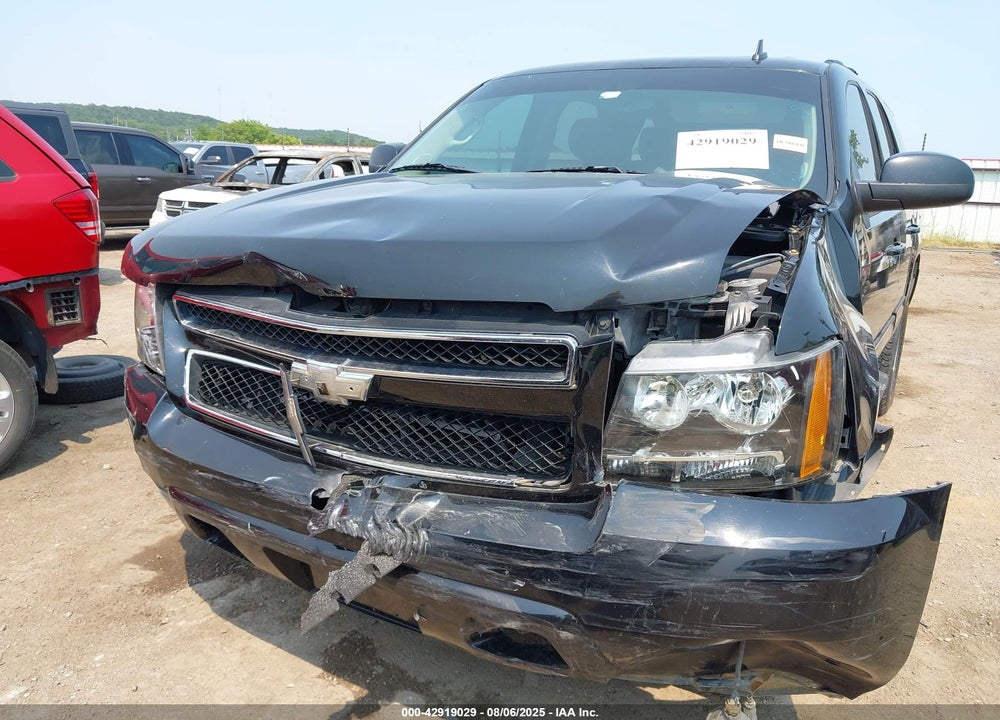 2011 CHEVROLET TAHOE VIN: 1GNSKBE02BR321356
