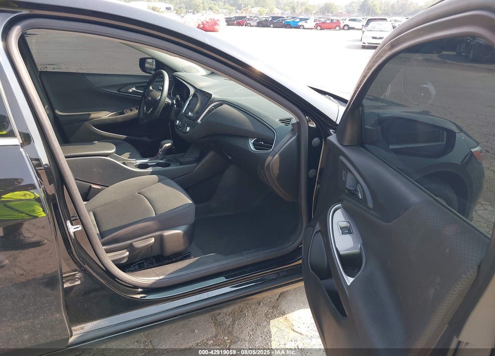 2025 CHEVROLET MALIBU VIN: 1G1ZG5ST0SF102883
