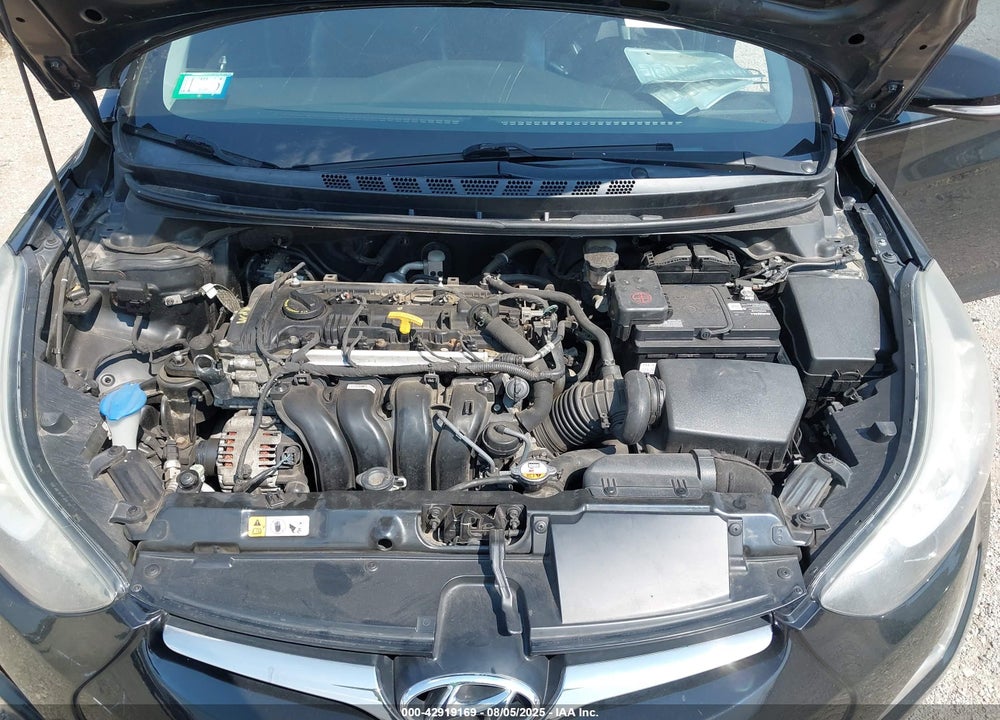 2014 HYUNDAI ELANTRA VIN: 5NPDH4AE7EH545215