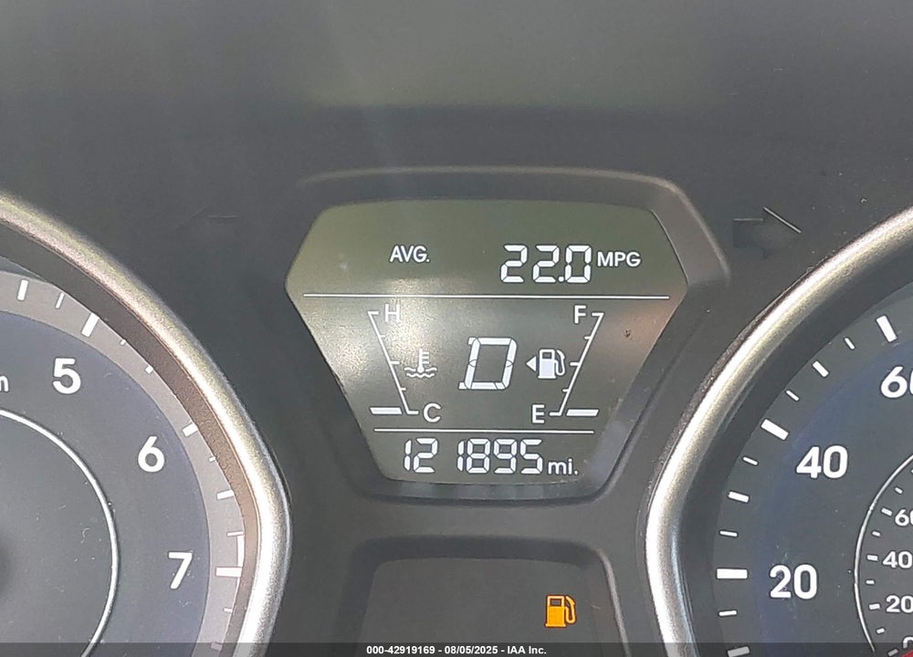 2014 HYUNDAI ELANTRA VIN: 5NPDH4AE7EH545215