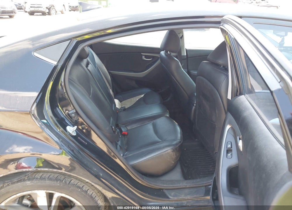 2014 HYUNDAI ELANTRA VIN: 5NPDH4AE7EH545215