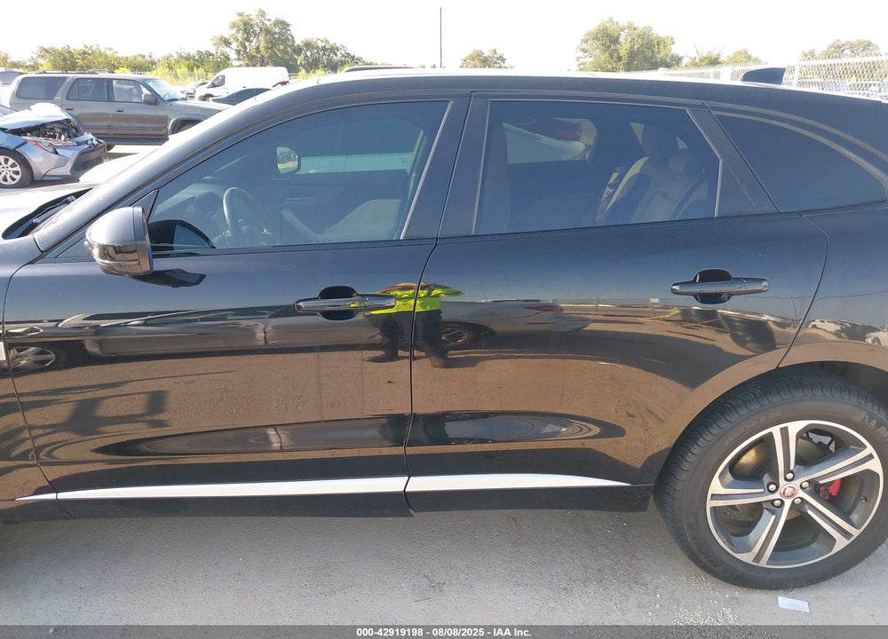 2018 JAGUAR F-PACE VIN: SADCM2FV3JA899873