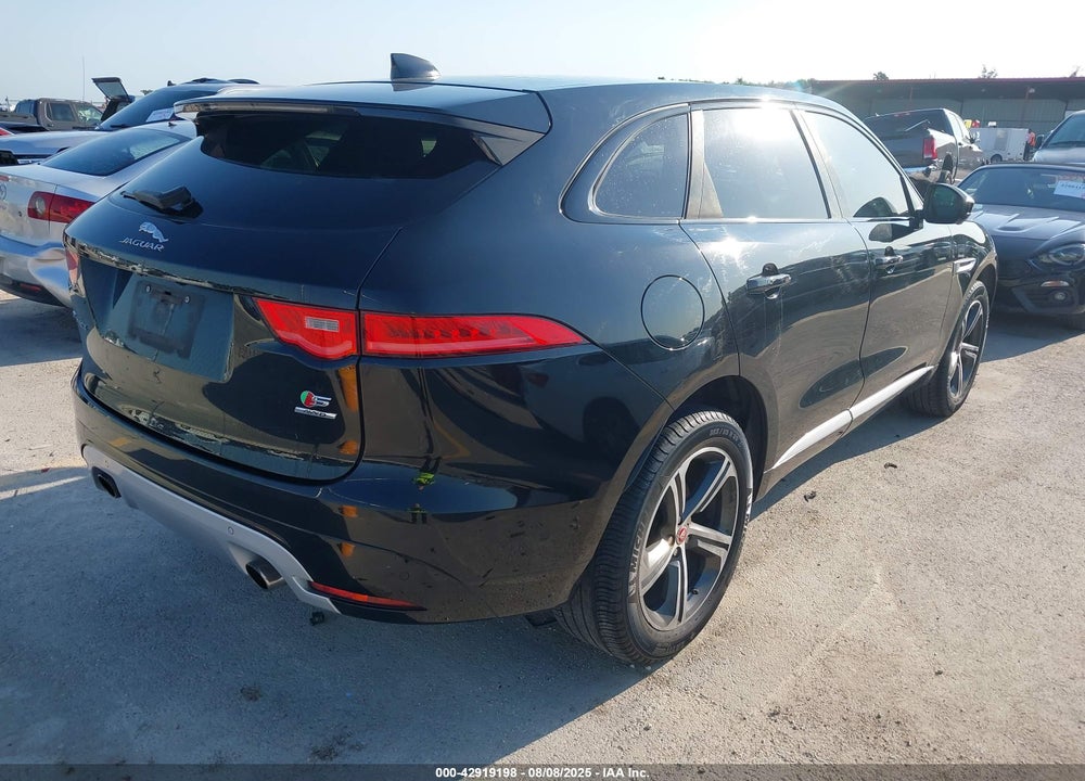 2018 JAGUAR F-PACE VIN: SADCM2FV3JA899873