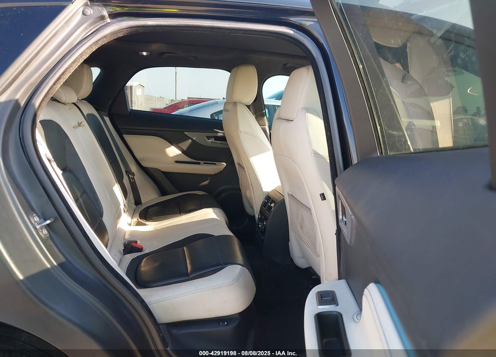 2018 JAGUAR F-PACE VIN: SADCM2FV3JA899873