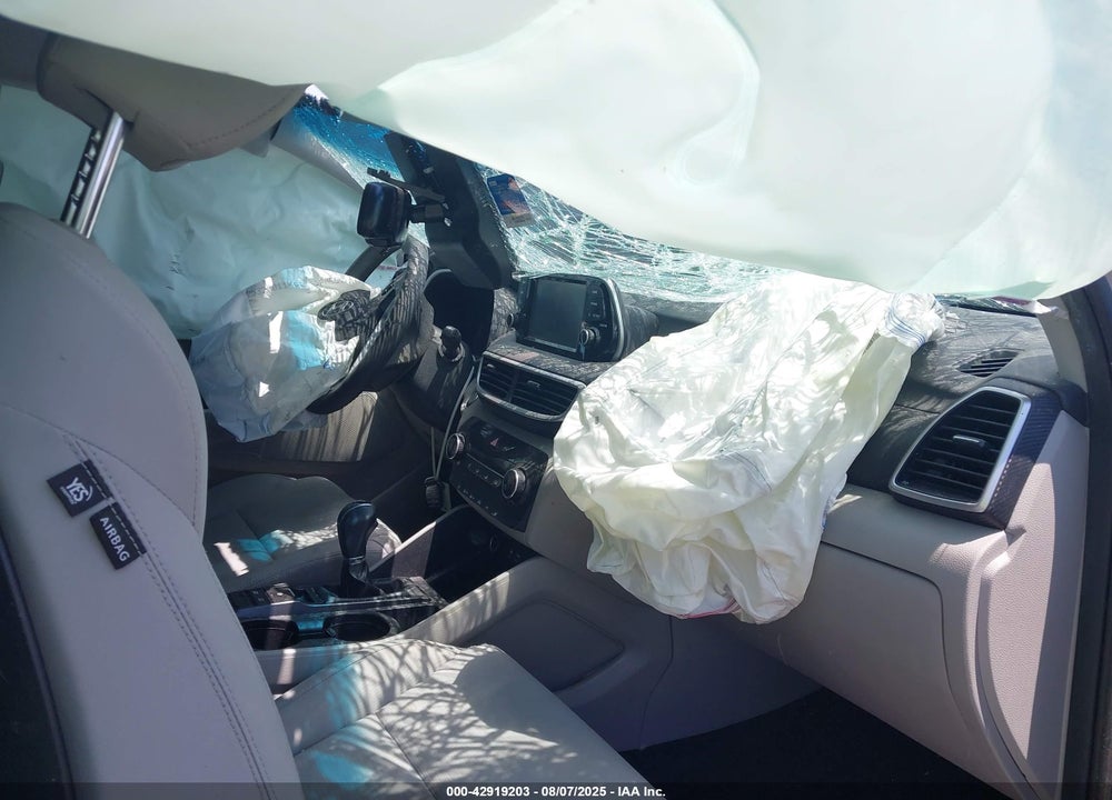 2020 HYUNDAI TUCSON VIN: KM8J33A41LU256123