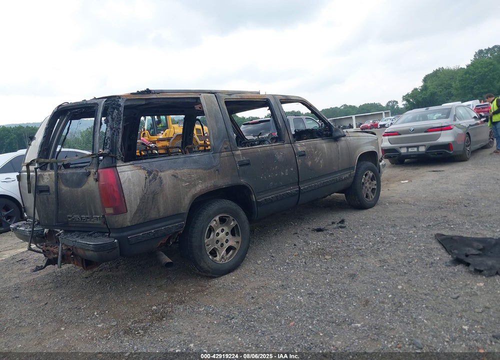1999 CHEVROLET TAHOE LS VIN: 1GNEK13R6XJ319396