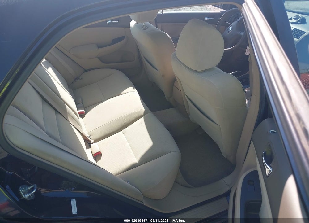 2005 HONDA ACCORD 2.4 LX VIN: 1HGCM56405L001522