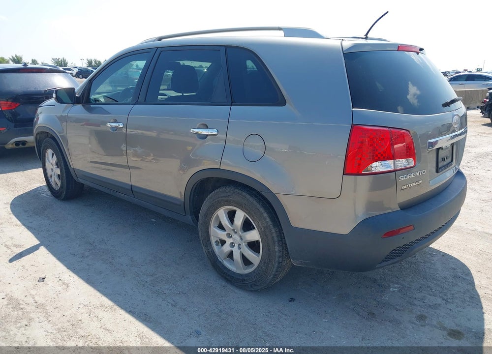 2012 KIA SORENTO LX VIN: 5XYKT3A62CG187843