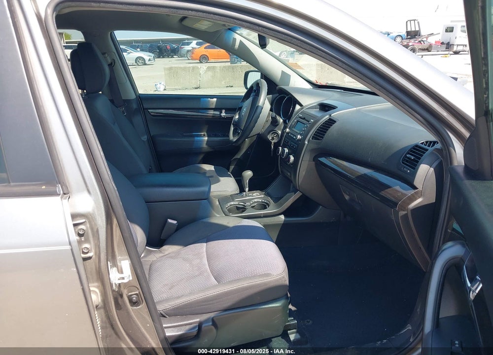 2012 KIA SORENTO LX VIN: 5XYKT3A62CG187843