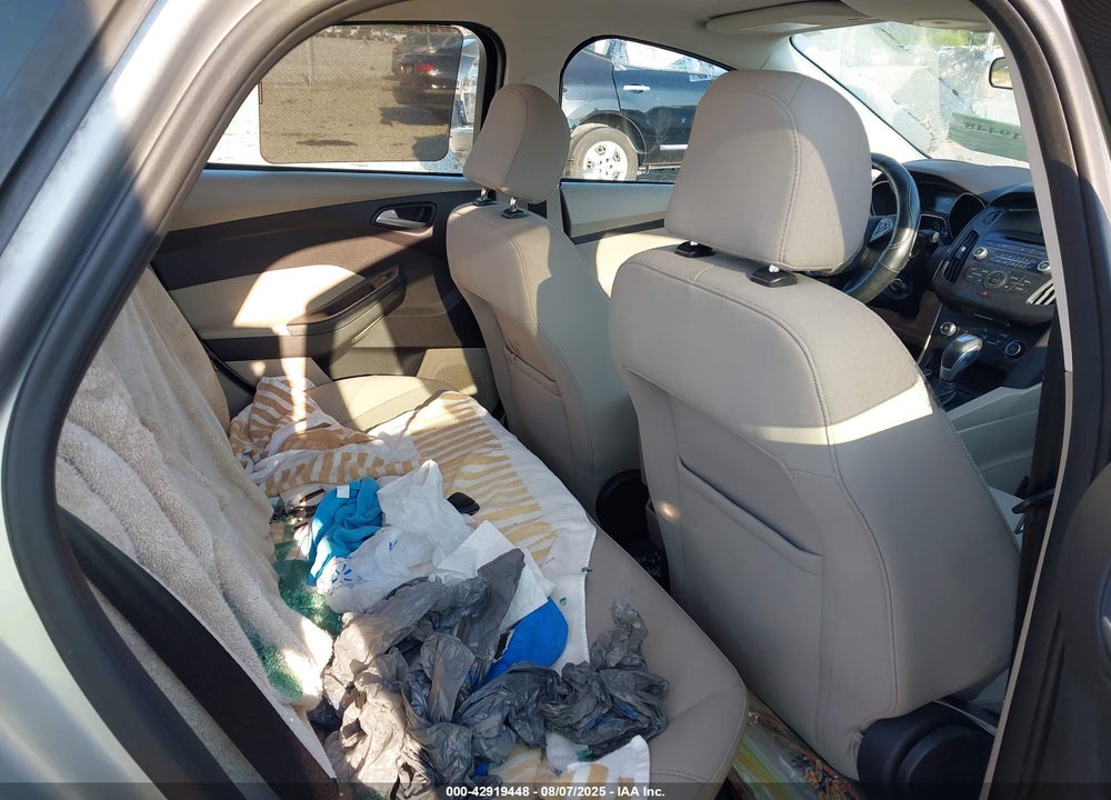 2015 FORD FOCUS VIN: 1FADP3F21FL214550
