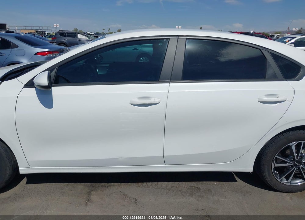 2023 KIA FORTE VIN: 3KPF24ADXPE690726