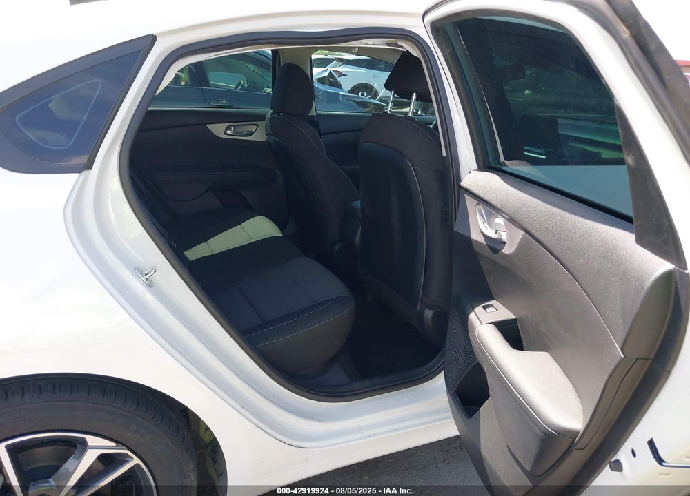 2023 KIA FORTE VIN: 3KPF24ADXPE690726