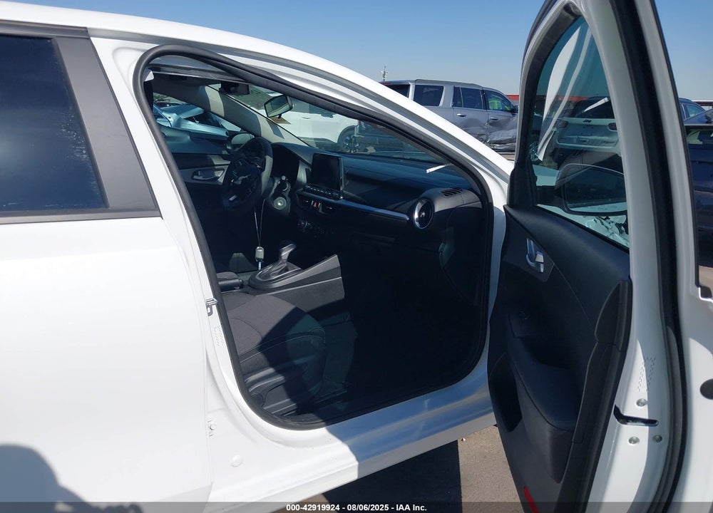 2023 KIA FORTE VIN: 3KPF24ADXPE690726