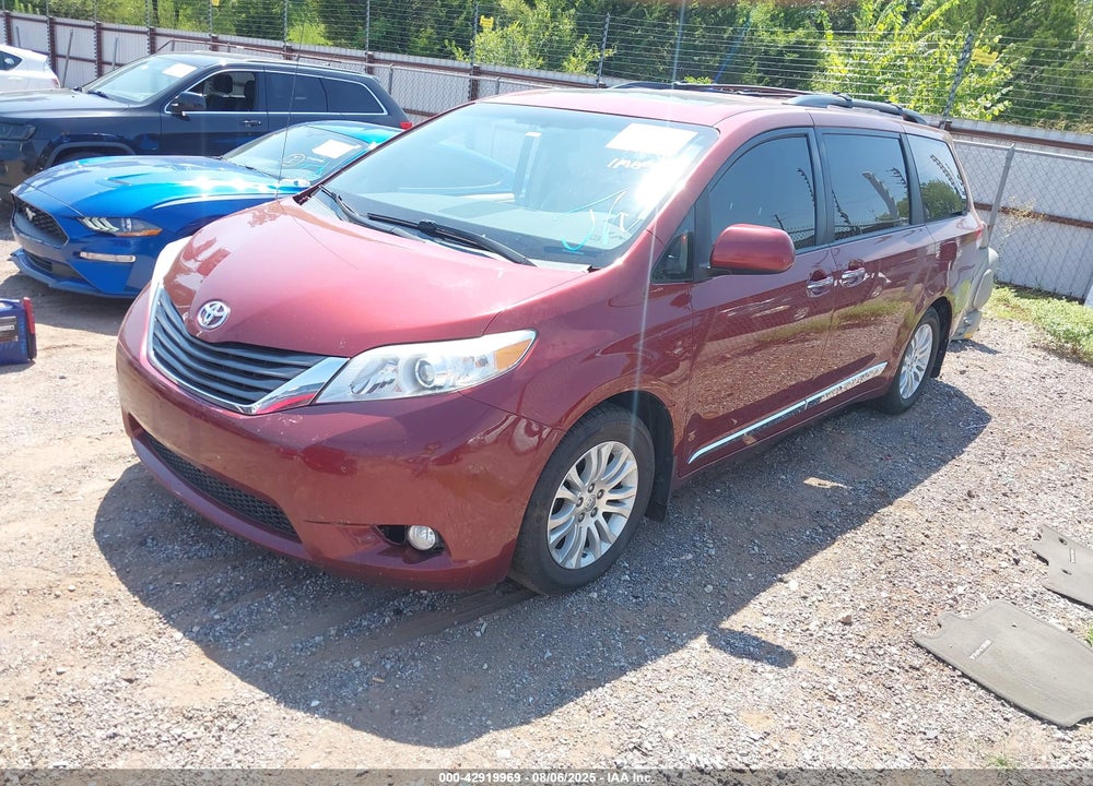 2013 TOYOTA SIENNA XLE V6 8 PASSENGER VIN: 5TDYK3DC6DS329842