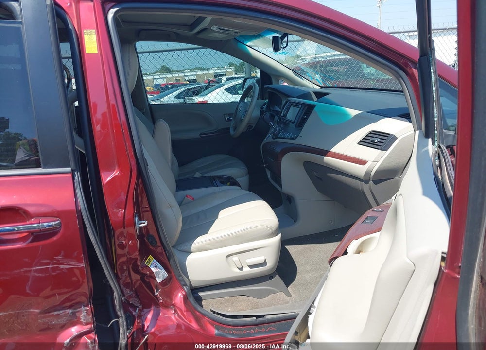 2013 TOYOTA SIENNA XLE V6 8 PASSENGER VIN: 5TDYK3DC6DS329842