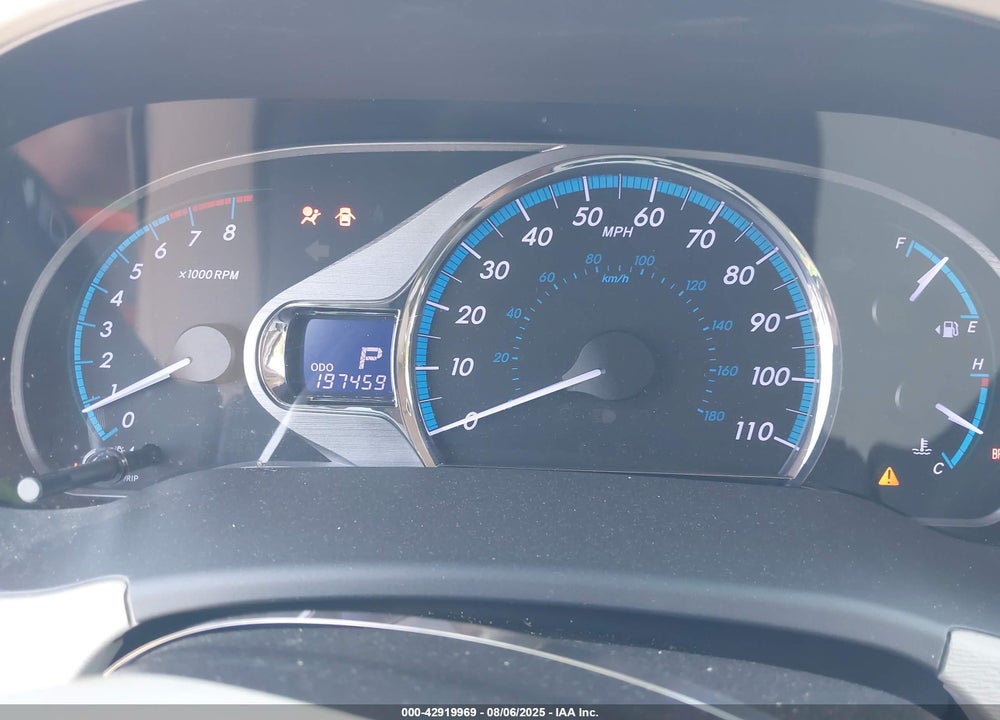 2013 TOYOTA SIENNA XLE V6 8 PASSENGER VIN: 5TDYK3DC6DS329842