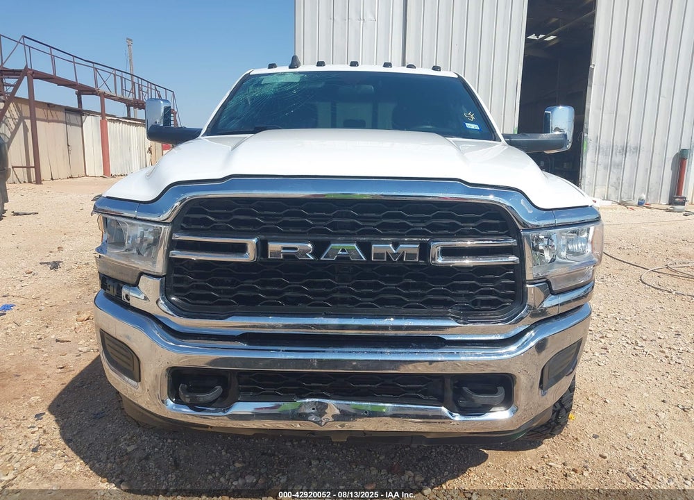 2022 RAM 3500 TRADESMAN  4X4 8' BOX VIN: 3C63RRGL6NG117311