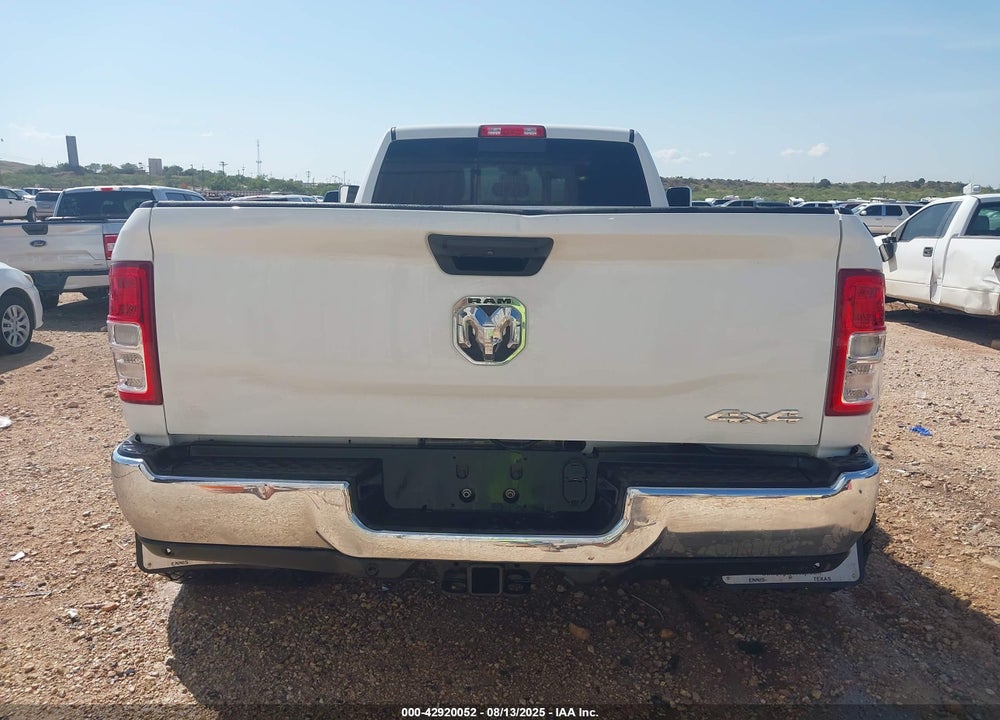2022 RAM 3500 TRADESMAN  4X4 8' BOX VIN: 3C63RRGL6NG117311
