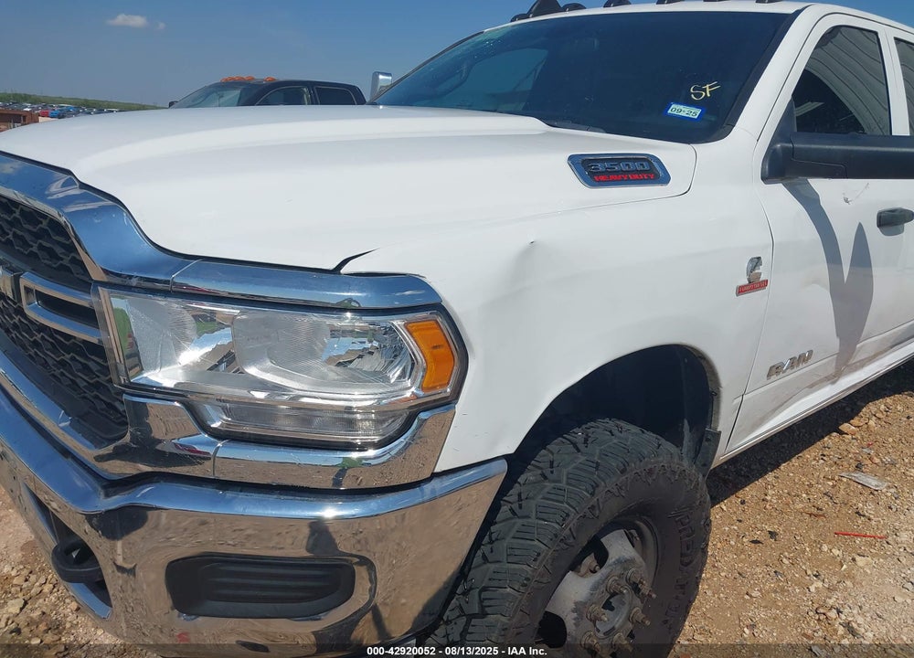 2022 RAM 3500 TRADESMAN  4X4 8' BOX VIN: 3C63RRGL6NG117311