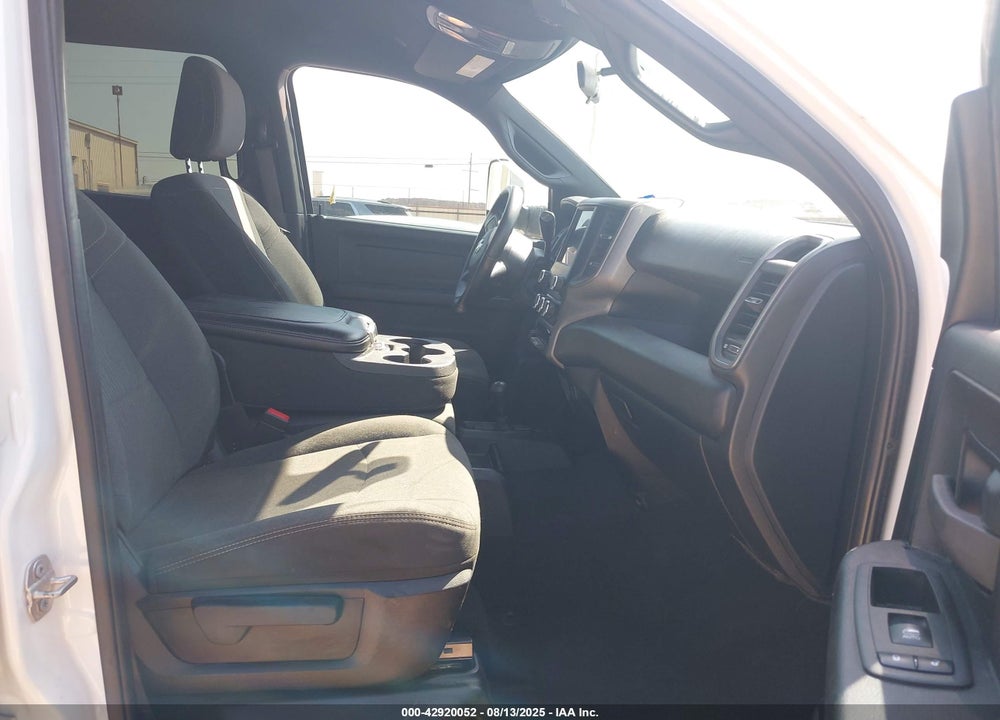 2022 RAM 3500 TRADESMAN  4X4 8' BOX VIN: 3C63RRGL6NG117311