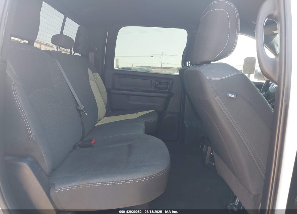 2022 RAM 3500 TRADESMAN  4X4 8' BOX VIN: 3C63RRGL6NG117311