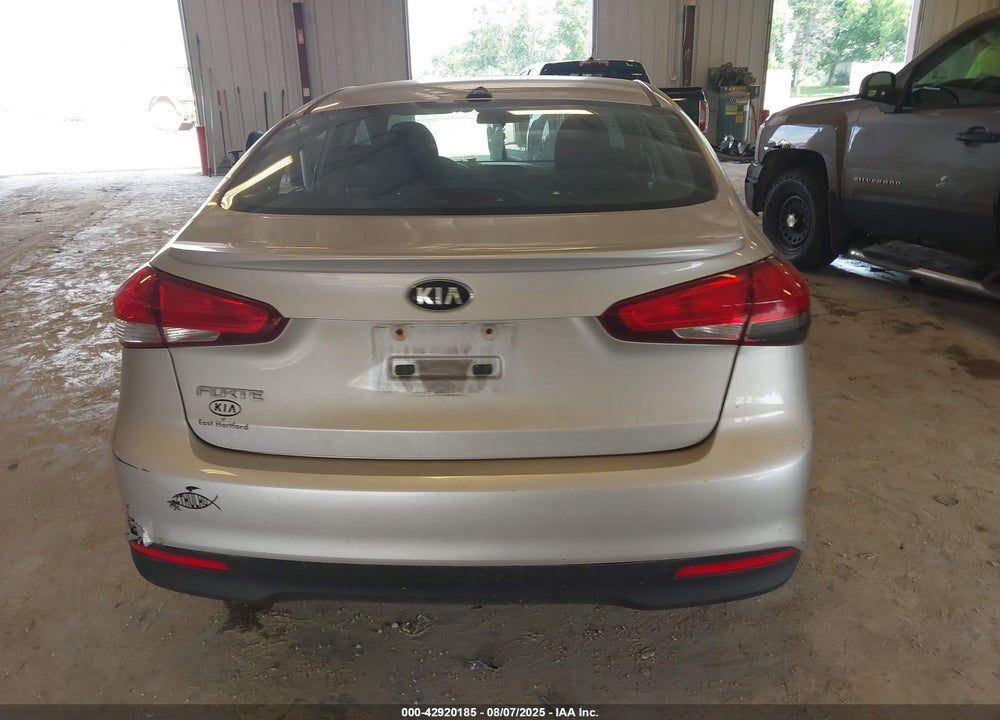2018 KIA FORTE VIN: 3KPFK4A75JE228205