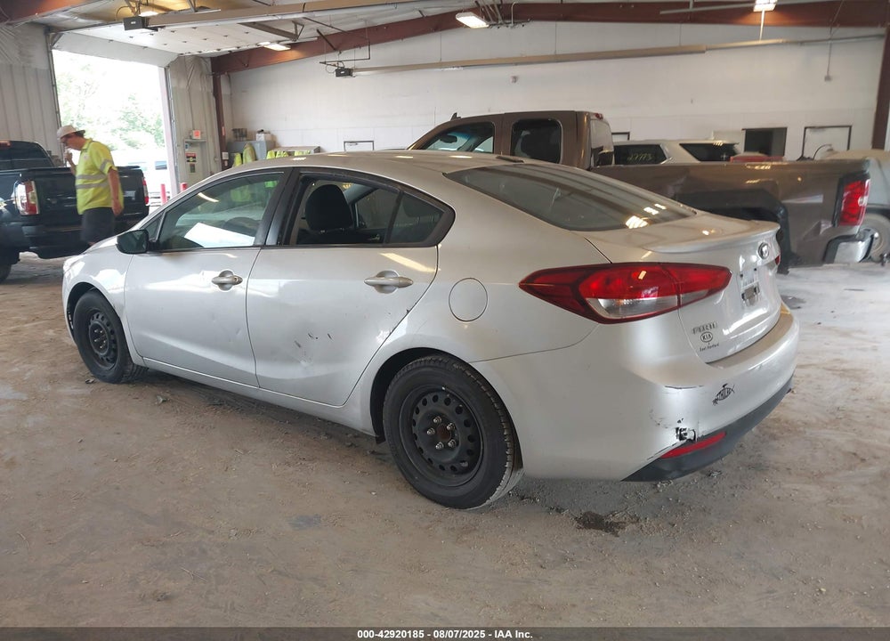 2018 KIA FORTE VIN: 3KPFK4A75JE228205