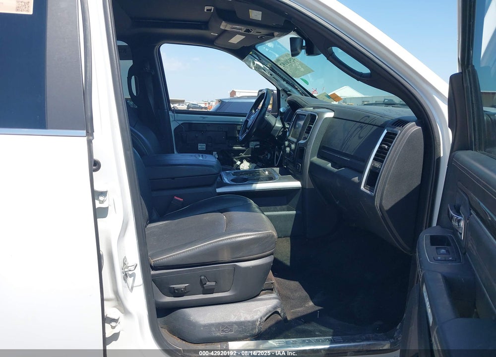 2017 RAM 2500 LIMITED 4X4 6'4 BOX VIN: 3C6UR5GL3HG779719