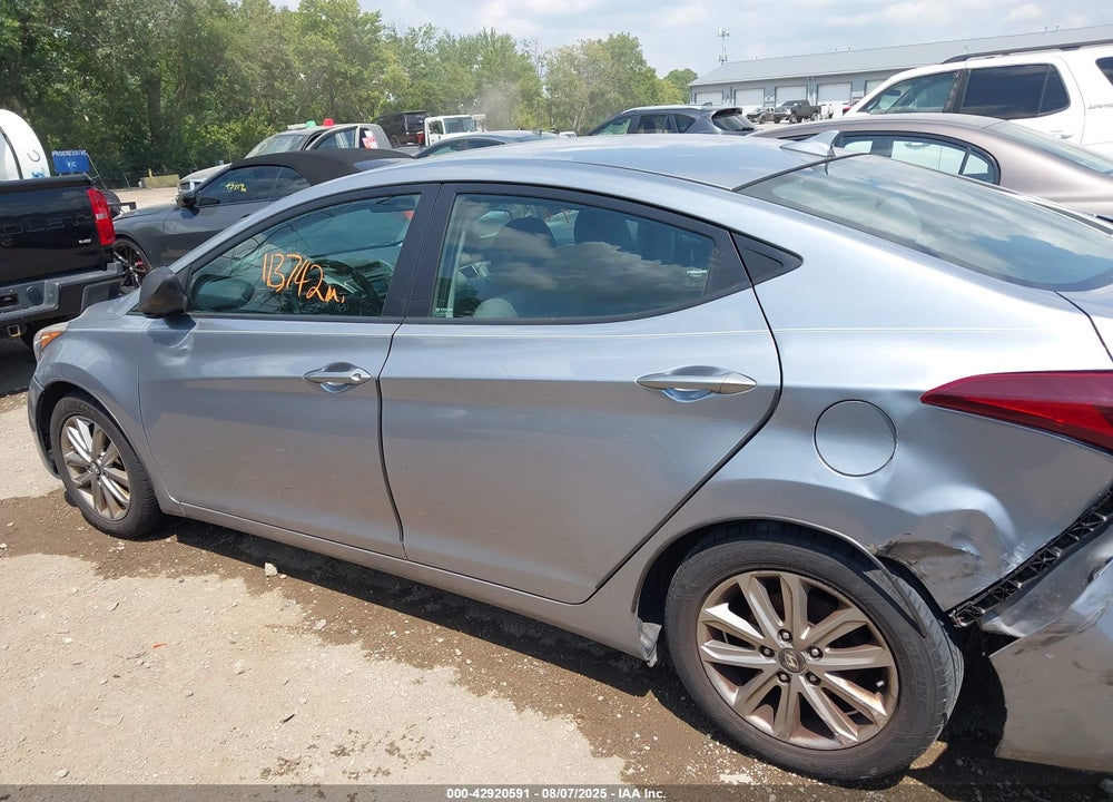 2015 HYUNDAI ELANTRA VIN: 5NPDH4AE3FH570579