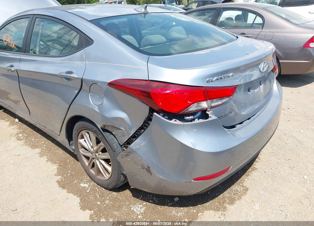 2015 HYUNDAI ELANTRA VIN: 5NPDH4AE3FH570579