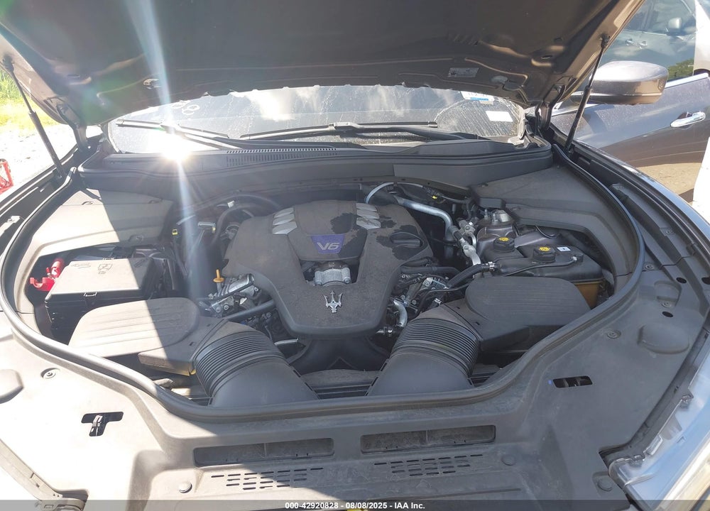 2019 MASERATI LEVANTE VIN: ZN661YUA8KX308289