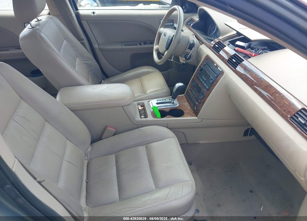 2007 FORD FIVE HUNDRED VIN: 1FAFP24117G108106