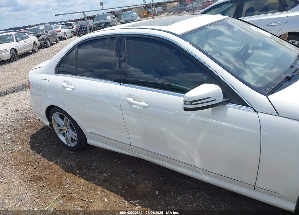 2013 MERCEDES-BENZ C CLASS VIN: WDDGF4HB9DR280132